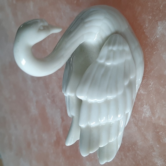 Lenox Porcelain Swan Figurine Place Card Holder - Picture 2 of 7